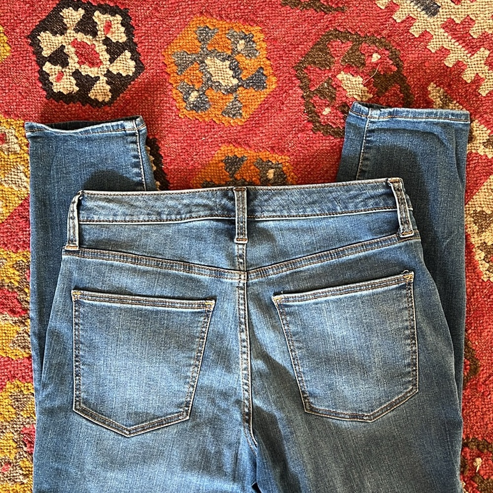 Universal Thread Women’s Jeans - Picture 4 of 5